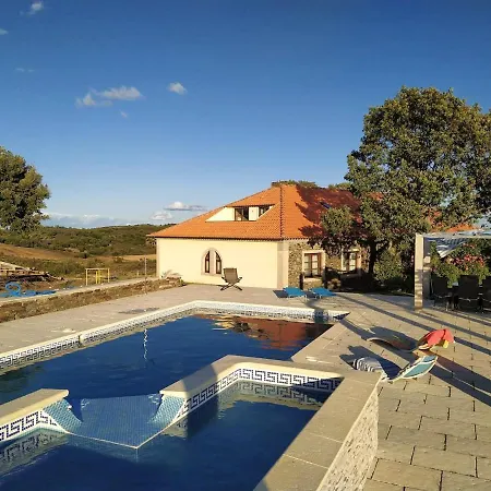 4 Bedrooms Villa With City View Private Pool And Enclosed Garden At Macedo De Cavaleiros ヴィラ *