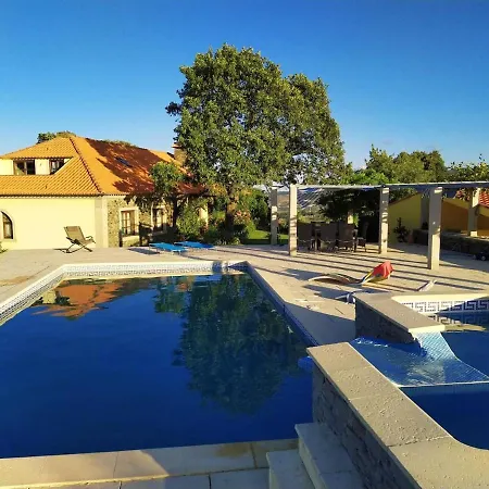 4 Bedrooms Villa With City View Private Pool And Enclosed Garden At Macedo De Cavaleiros ヴィラ